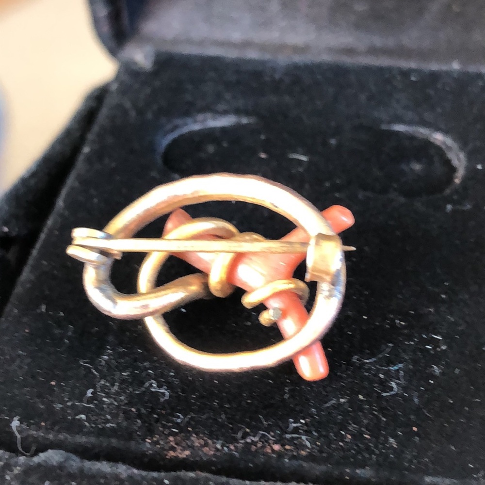 Victorian Coral Gold Love Knot - Picture 7 of 17